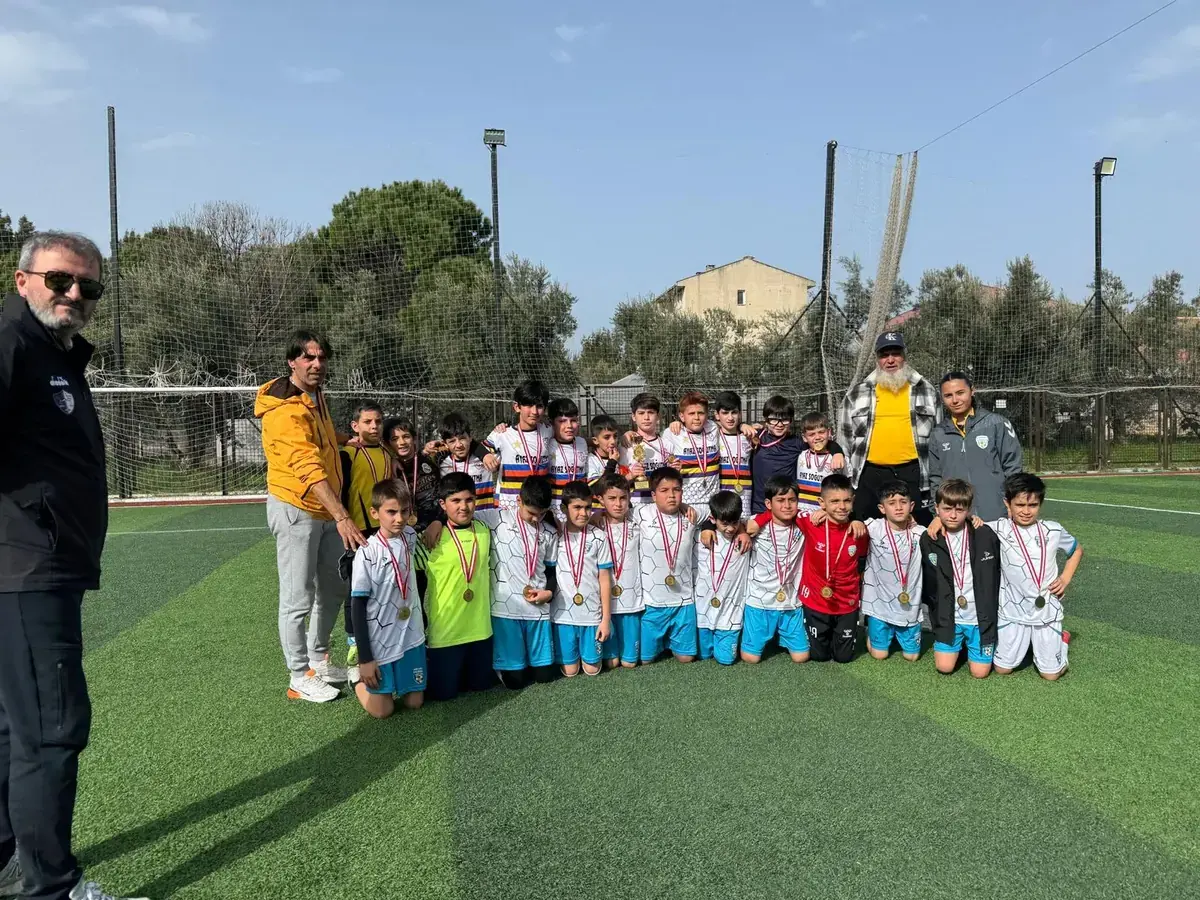U11 2015 yaş grubu saha takım fotoğrafı