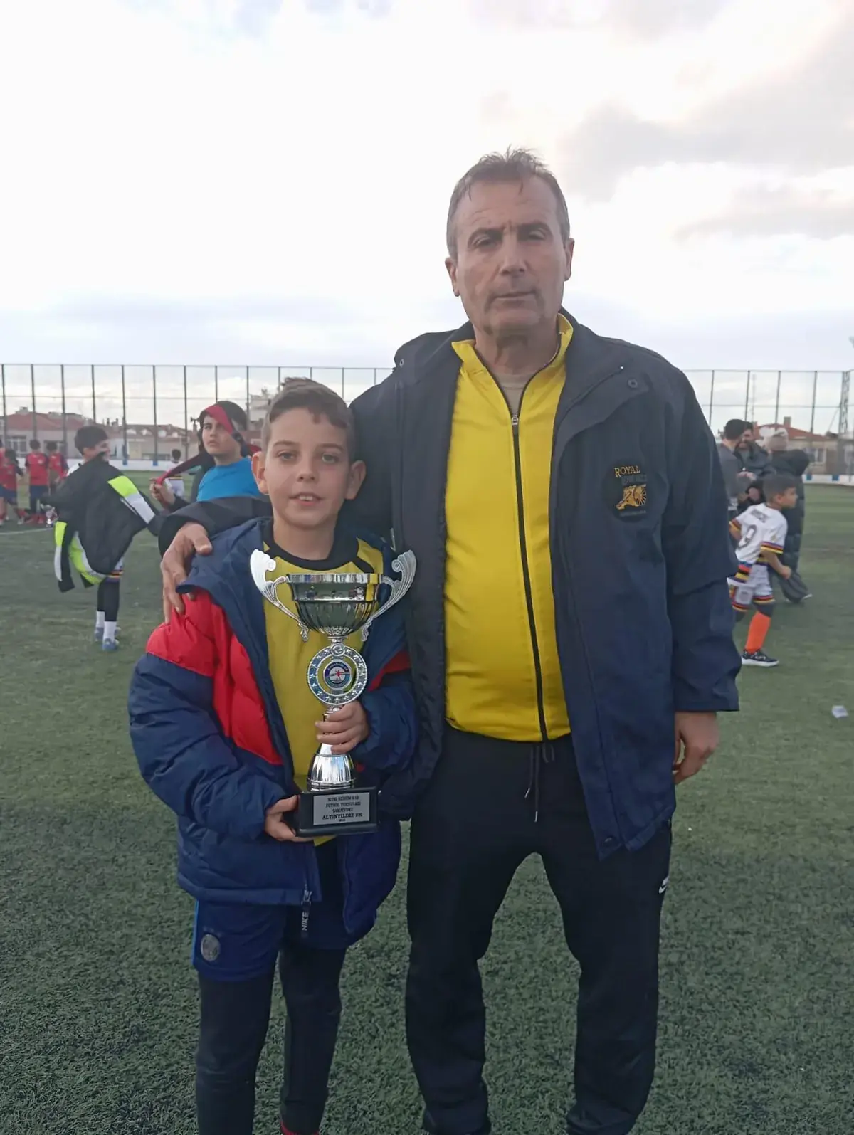U12 2014 yaş grubu bireysel kupa fotoğrafı